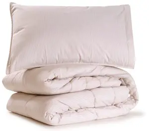 pet-friendly pillow and duvet